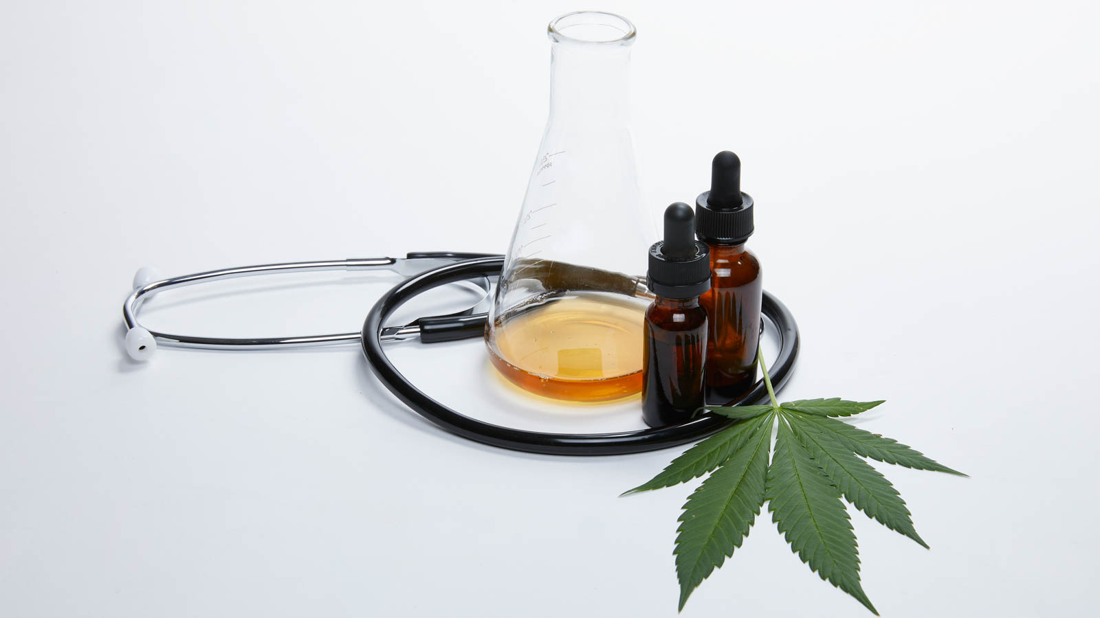 What You and Health Professionals Should Discuss When it Comes to CBD
